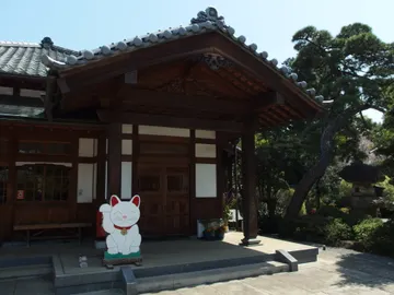 Gotokuji, el templo budista que está repleto de Maneki-nekos Gotokuji, el templo budista que está repleto de Maneki-nekos