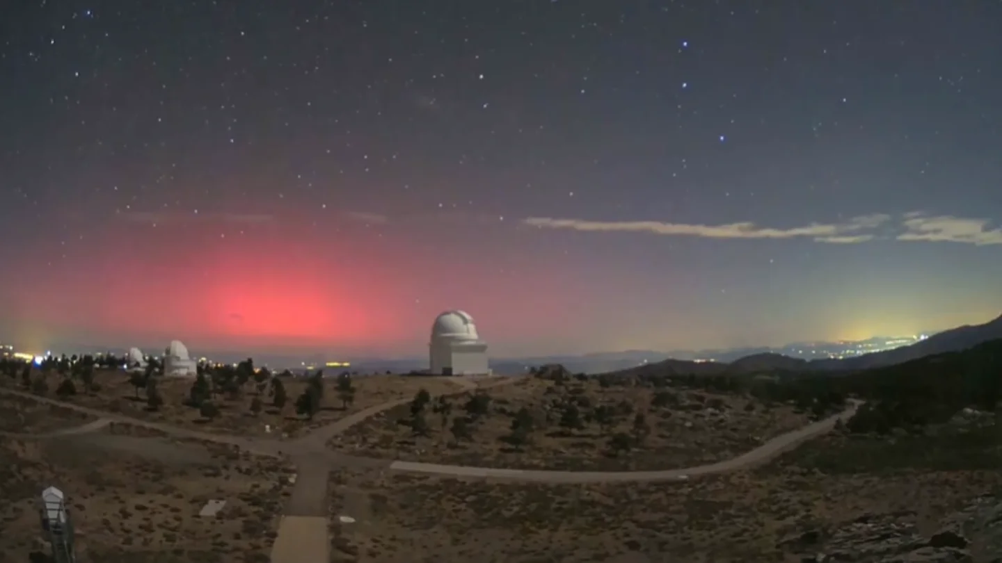 Una aurora boreal, vista desde Calar Alto (Almería) Una aurora boreal, vista desde Calar Alto (Almería)