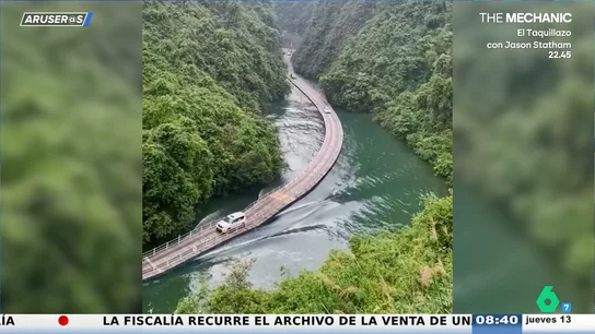 Alfonso Arús muestra la carretera china que parece flotar sobre el agua: una maravilla que divide opiniones Alfonso Arús muestra la carretera china que parece flotar sobre el agua: una maravilla que divide opiniones