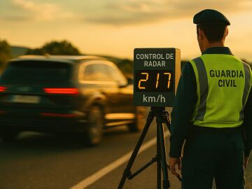 El helic&oacute;ptero de la DGT caza a un conductor a 217 km/h en M&aacute;laga&hellip; y tenemos el v&iacute;deo
