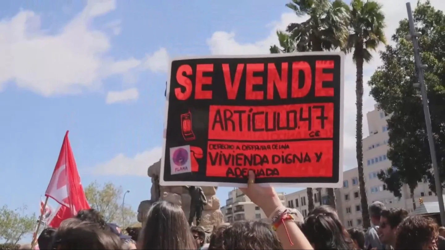 Una manifestación por el derecho a la vivienda en España. El gran problema de la vivienda en España
