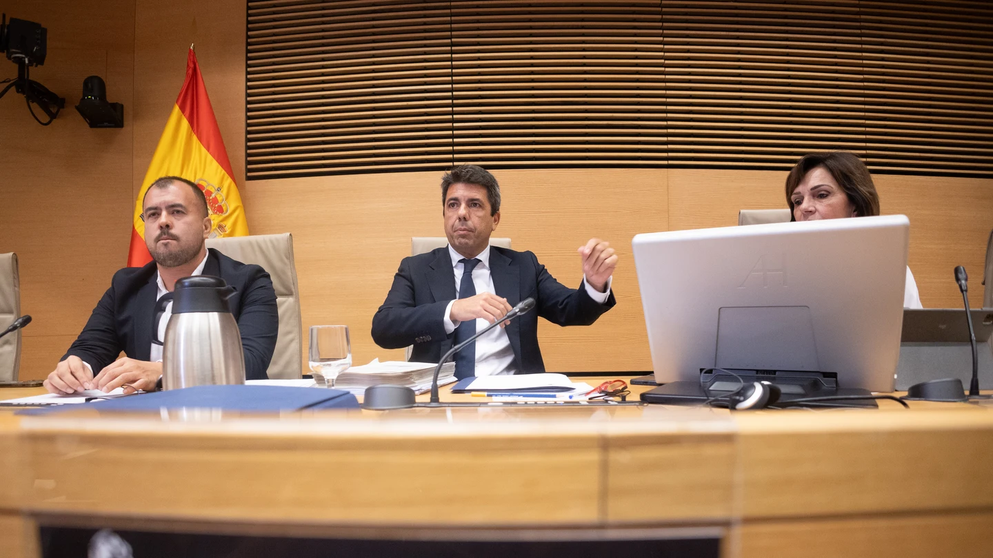 El presidente en funciones de la Generalitat valenciana, Carlos Mazón, comparece ante la comisión de la DANA en el Congreso El presidente en funciones de la Generalitat valenciana, Carlos Mazón, comparece ante la comisión de la DANA en el Congreso