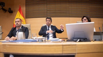 El presidente en funciones de la Generalitat valenciana, Carlos Maz&oacute;n, comparece ante la comisi&oacute;n de la DANA en el Congreso