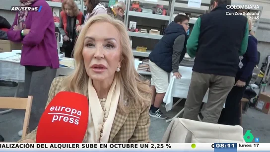 Carmen Lomana coincide con Ágatha Ruiz de la Prada en el Rastrillo de Nuevo Futuro: "Que venga a comprarme un libro" Carmen Lomana coincide con Ágatha Ruiz de la Prada en el Rastrillo de Nuevo Futuro: "Que venga a comprarme un libro"