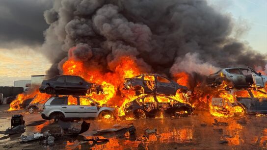 Incendio en un desguace de San Mart&iacute;n de la Vega