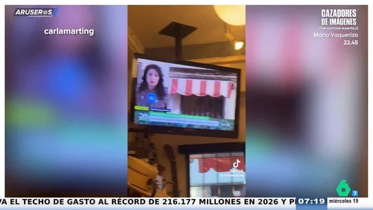 Una malagueña de viaje por Japón descubre un bar en Osaka donde ven Canal Sur: "Y nos ha puesto una Mahou" Una malagueña de viaje por Japón descubre un bar en Osaka donde ven Canal Sur: "Y nos ha puesto una Mahou"