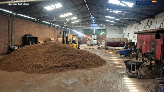 Fábrica clandestina de tabaco. Fábrica clandestina de tabaco.