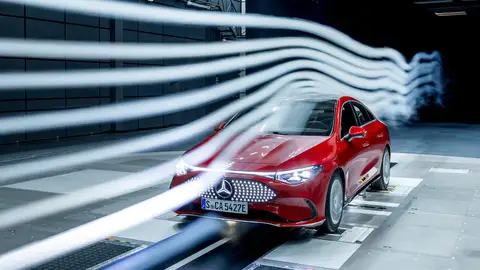 Así es como Mercedes amenaza a Tesla: el eléctrico que consume 15 kWh/100 km a 130 km/h y deja en evidencia a todos los demás Así es como Mercedes amenaza a Tesla: el eléctrico que consume 15 kWh/100 km a 130 km/h y deja en evidencia a todos los demás