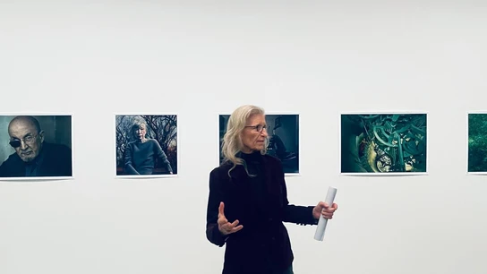 Annie Leibovitz conversa con los medios junto a sus obras en MOP Foundation Annie Leibovitz conversa con los medios junto a sus obras en MOP Foundation
