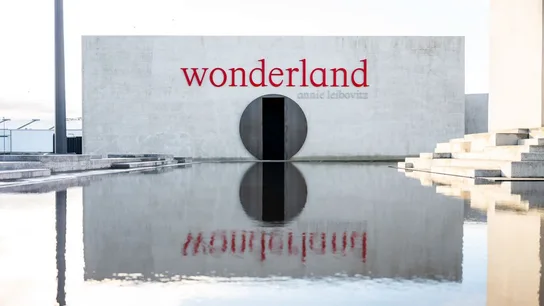 Fachada de la exposición 'Wonderland', de Annie Leibovitz Fachada de la exposición 'Wonderland', de Annie Leibovitz