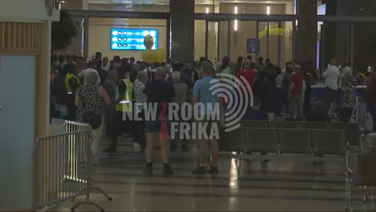 Apuntan a Israel por los vuelos misteriosos repletos de gazatíes sin papeles a Sudáfrica Apuntan a Israel por los vuelos misteriosos repletos de gazatíes sin papeles a Sudáfrica