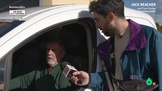 Un vecino de Alberche del Caudillo, a favor de cambiarle el nombre al pueblo: "Aquí se pasó bastante hambre" Isma Juárez visita Alberche del Caudillo para preguntar a sus vecinos si habría que cambiar el nombre al pueblo por la ley de Memoria Democrática. Sus respuestas tanto a favor como en contra, en este vídeo.