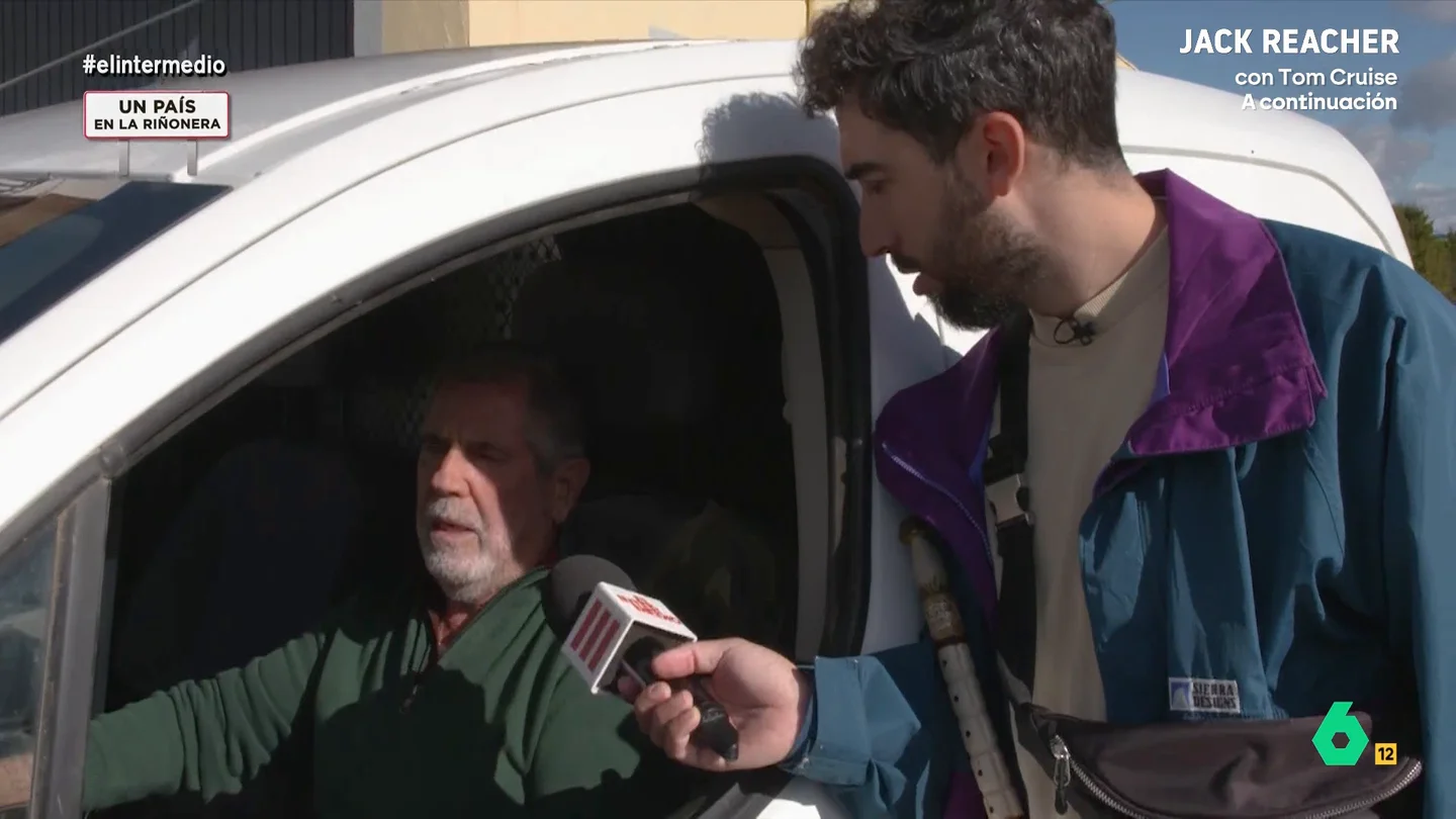 Un vecino de Alberche del Caudillo, a favor de cambiarle el nombre al pueblo: "Aquí se pasó bastante hambre" Isma Juárez visita Alberche del Caudillo para preguntar a sus vecinos si habría que cambiar el nombre al pueblo por la ley de Memoria Democrática. Sus respuestas tanto a favor como en contra, en este vídeo.