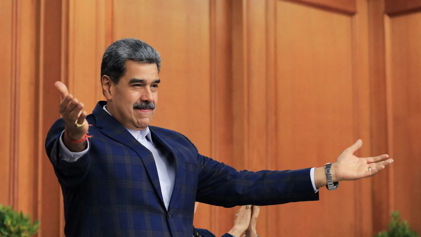 El presidente de Venezuela, Nicolás Maduro, en un evento con grupos evangélicos para rezar por la paz en el Palacio de Miraflores en Caracas El presidente de Venezuela, Nicolás Maduro, en un evento con grupos evangélicos para rezar por la paz en el Palacio de Miraflores en Caracas