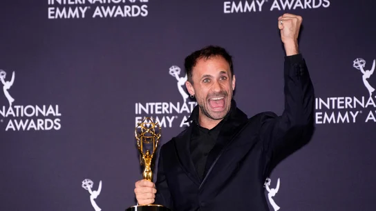 Oriol Pla celebra su Emmy Internacional a mejor actor por su papel en 'Yo, adicto' Oriol Pla celebra su Emmy Internacional a mejor actor por su papel en 'Yo, adicto'