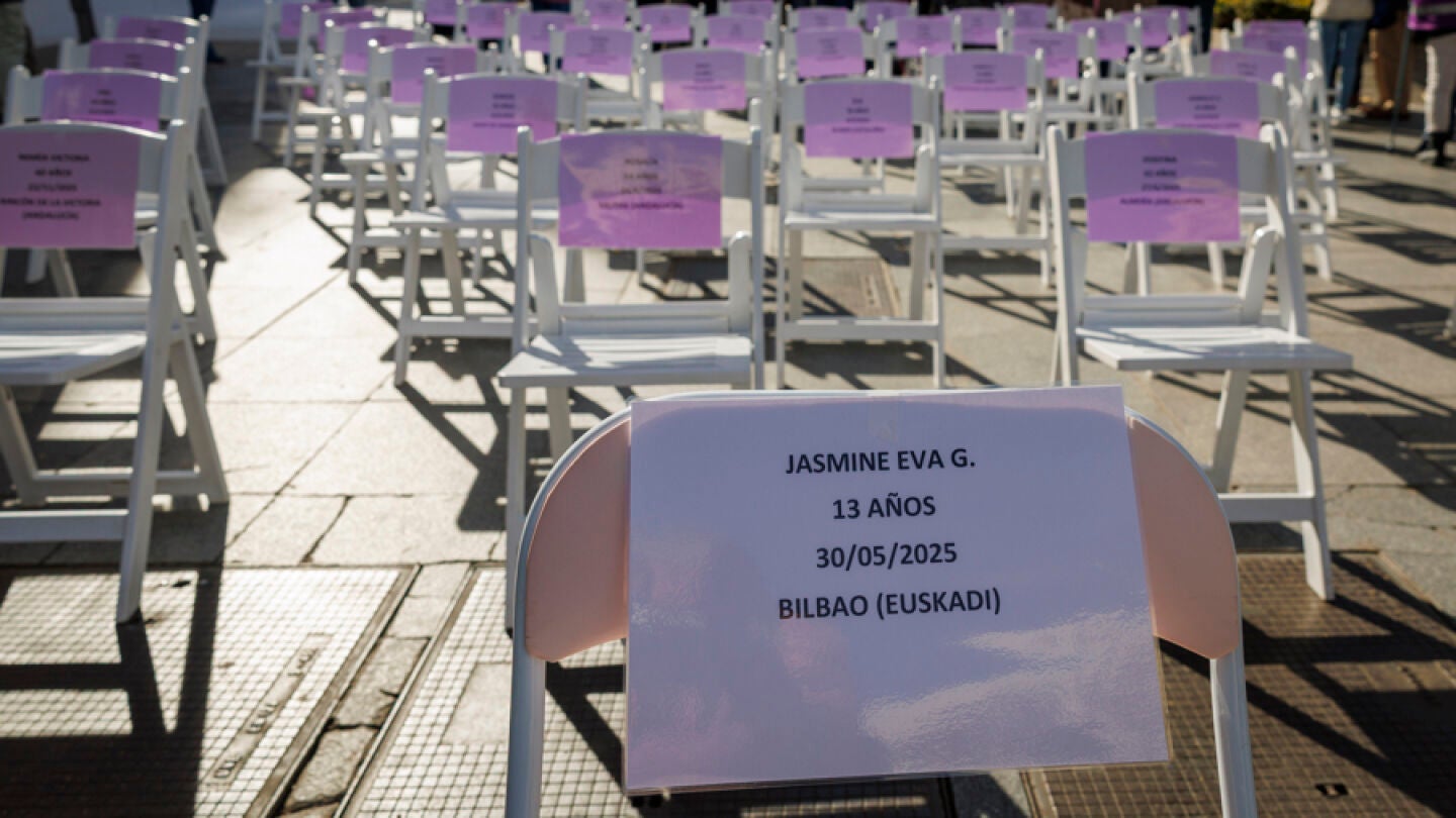 Acto por las víctimas de la violencia machista en Sevilla.