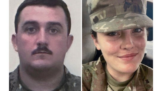 Sarah Beckstrom, de 20 años, y Andrew Wolfe, de 24: los soldados de la Guardia Civil heridos en el tiroteo.