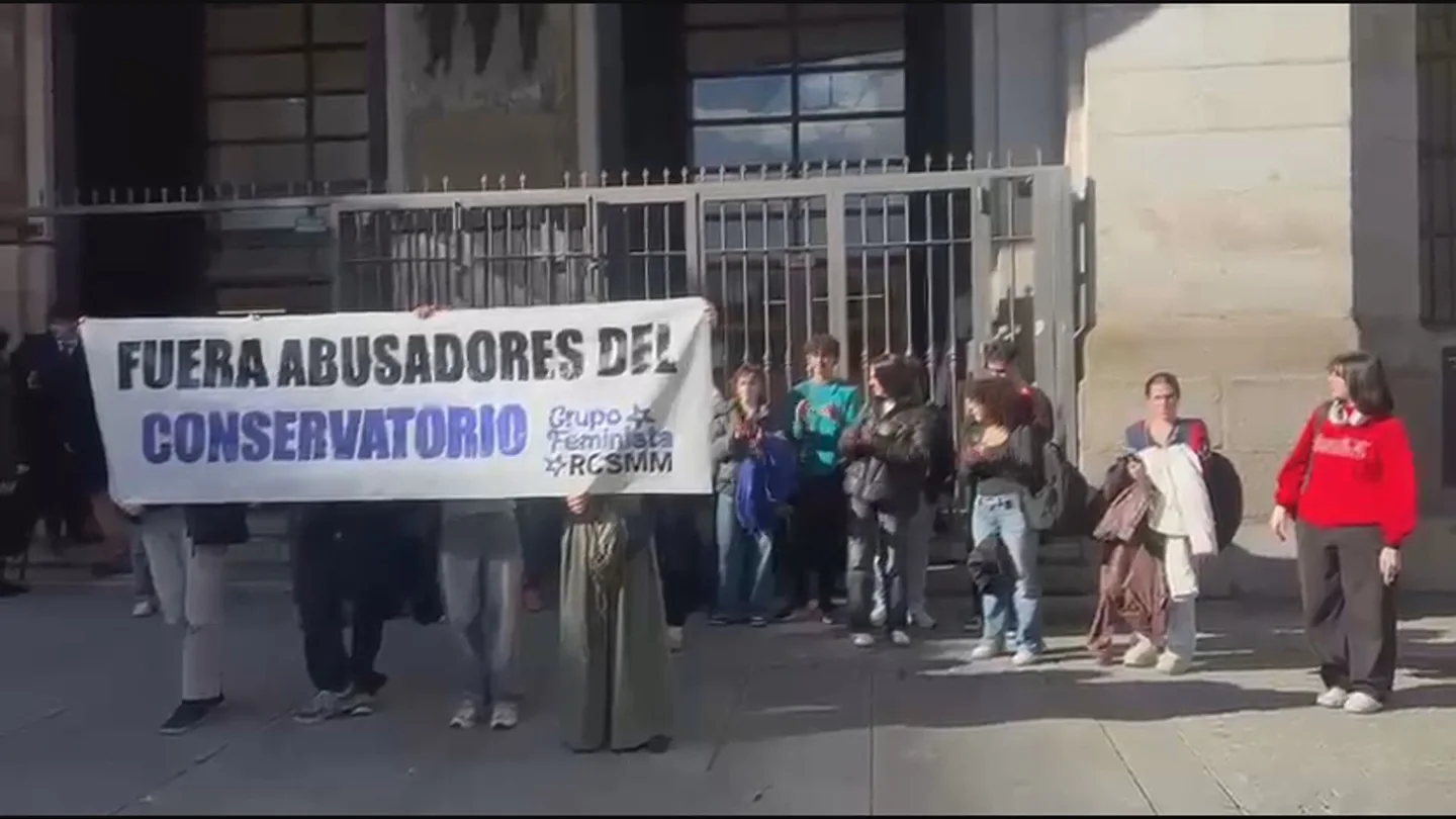 Imagen de la protesta de los alumnos del Real Conservatorio de Música de Madrid contra un profesor que realizaba tocamientos a alumnas Imagen de la protesta de los alumnos del Real Conservatorio de Música de Madrid contra un profesor que realizaba tocamientos a alumnas