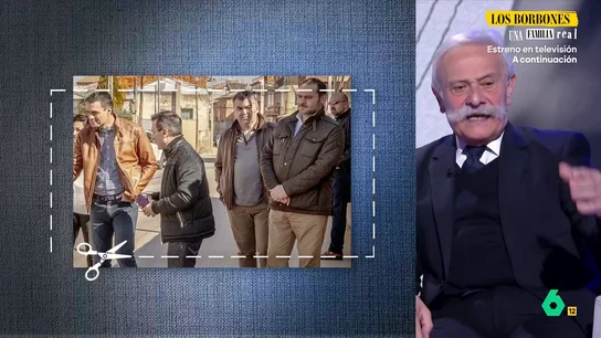 Pedro Mansilla analiza la foto de Pedro Sánchez, Cerdán, Ábalos y Koldo en las primarias de 2017: "Hay dos cuadros en uno" José Luis Ábalos, Santos Cerdán y Koldo García acompañaron a Sánchez mientras recorría el país para buscar apoyos para él y que se convirtiera en el líder del Partido Socialista. Uno de esos momentos quedó inmortalizado en una fotografía.