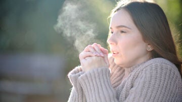 Mujer en el frío