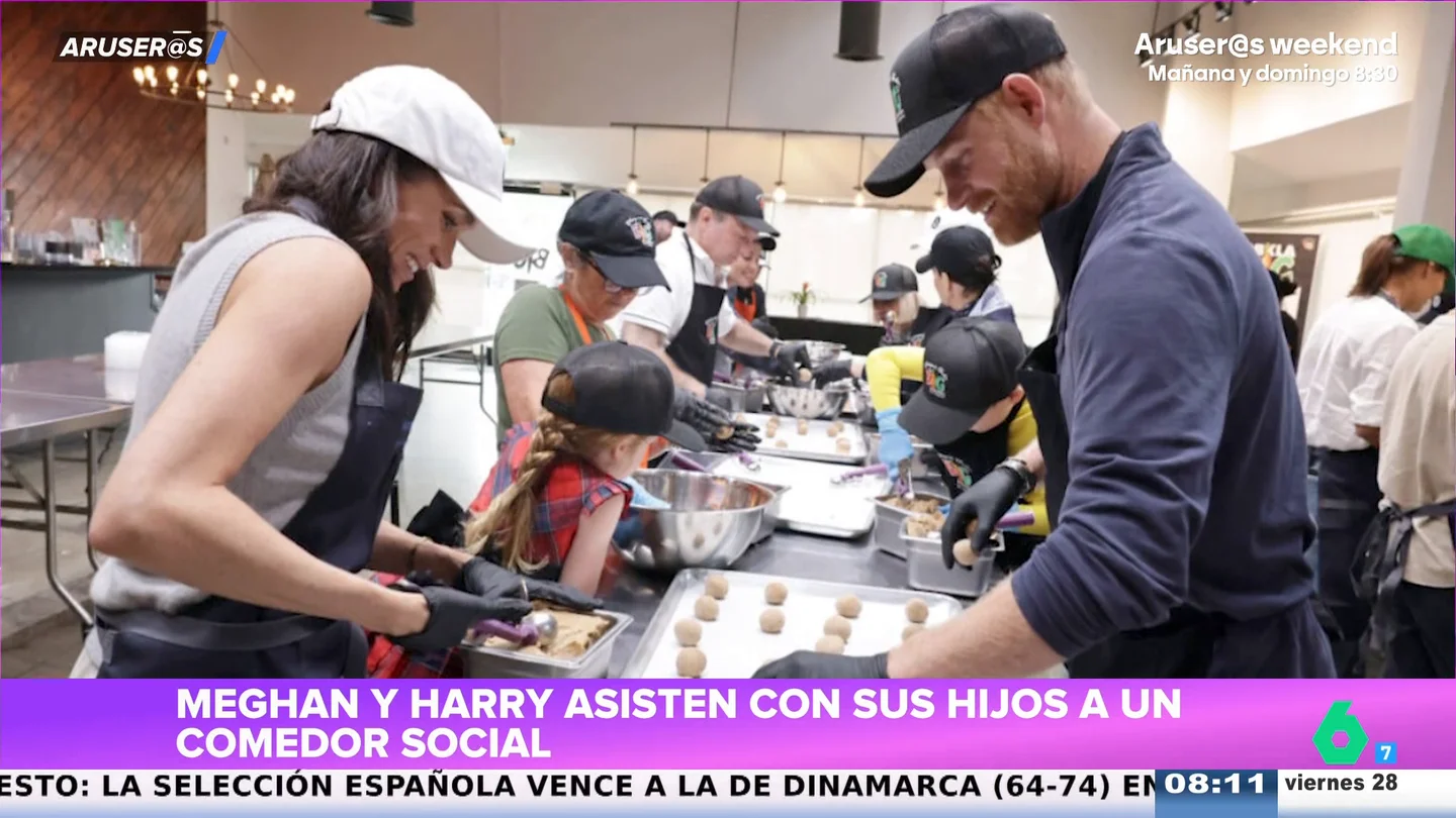 Meghan Markle y el príncipe Harry acuden con sus hijos a un comedor social por Acción de Gracias Meghan Markle y el príncipe Harry acuden con sus hijos a un comedor social por Acción de Gracias