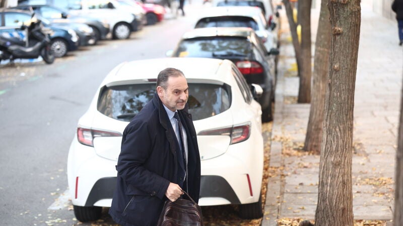 El exministro José Luis Abalos a su llegada al Tribunal Supremo, a 27 de noviembre, día en el que acabó ingresando en prisión