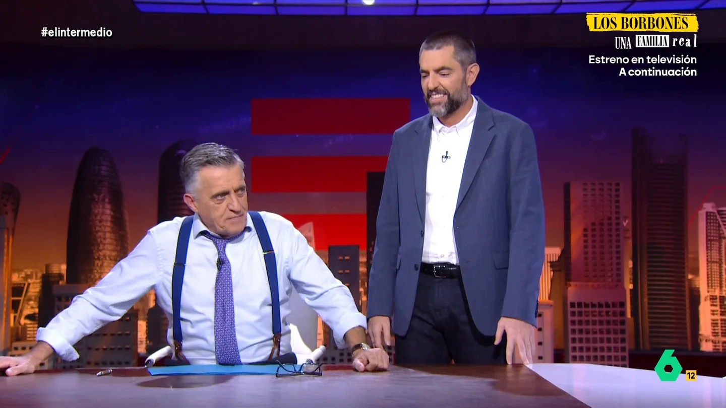 Dani Mateo dedica una canción a Pérez Llorca: "¡Juanfran! Vox es su amigo" La mano derecha de Carlos Mazón ha sido nombrado nuevo president de la Generalitat Valenciana con los votos de PP y Vox. Descubre la canción que ha dedicado El Intermedio al popular.
