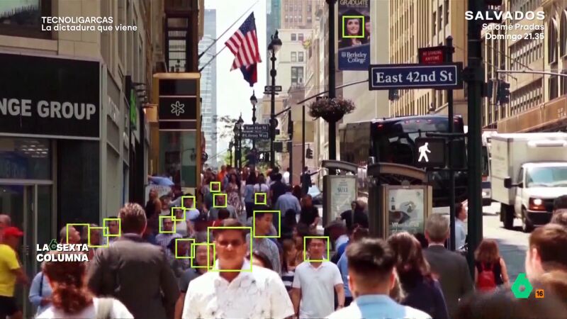 Inteligencia artificial para identificar y deportar inmigrantes: así es el perverso uso que hace Trump de la tecnología