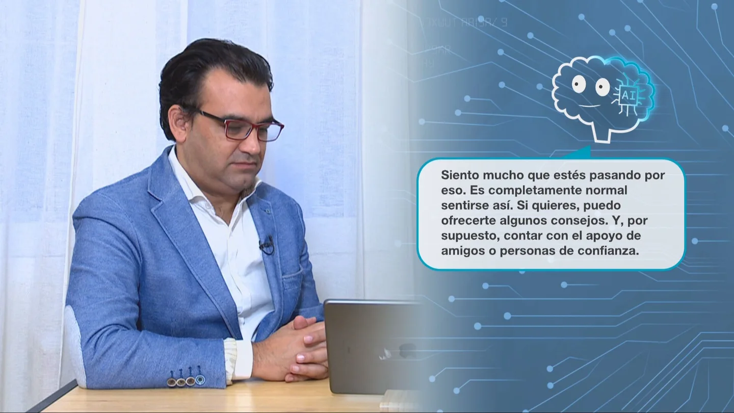 Imagen del psicólogo Sergio García reaccionando a las respuesta de una IA en Más Vale Tarde Imagen del psicólogo Sergio García reaccionando a las respuesta de una IA en Más Vale Tarde