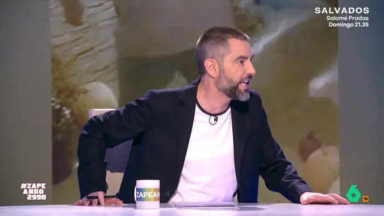 Dani Mateo cree que "es inútil disimular los pedos" y manda un consejo: "Déjalo salir, que todo el mundo lo vea y se aparte" Dani Mateo se muestra a favor de que "la gente que se pare para tirarse un pedo" y recomienda adoptar un tipo de postura concreta que permita avisar a los demás de que lo vas a hacer. La suya, en este vídeo.