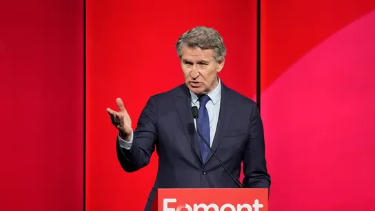 El presidente del PP, Alberto Núñez Feijóo, durante la conferencia que ha pronunciado en la sede de la patronal catalana Foment del Treball El presidente del PP, Alberto Núñez Feijóo, durante la conferencia que ha pronunciado en la sede de la patronal catalana Foment del Treball