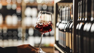 Copa de vino en bodega