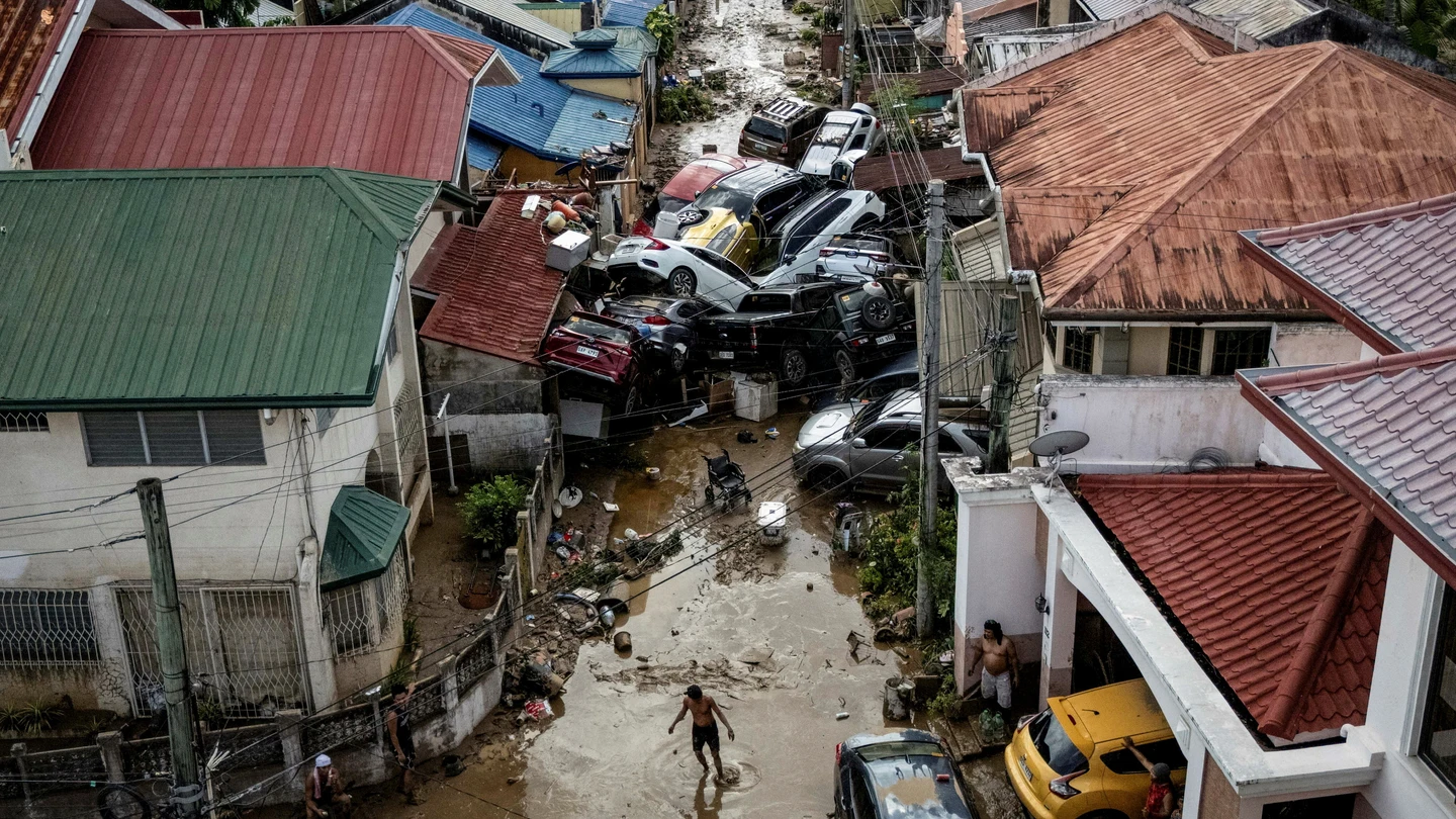 Efectos de las inundaciones en el sudeste asiático. Efectos de las inundaciones en el sudeste asiático.
