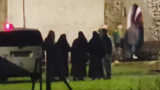 Imagen de las monjas de Belorado fuera del convento Imagen de las monjas de Belorado fuera del convento