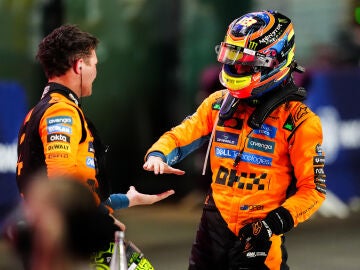 Lando Norris saluda a Oscar Piastri en el GP de Catar