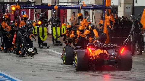 Lando Norris entrando a boxes durante el GP de Catar Lando Norris entrando a boxes durante el GP de Catar