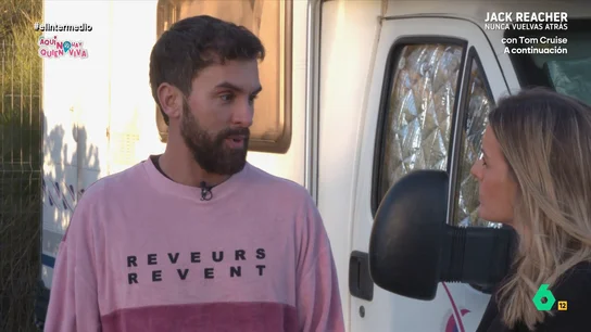 Antonio Doménech, maestro, explica por qué vive en una autocaravana y no en un piso: "Me han llegado a pedir 50.000 euros de entrada" Antonio Doménech, maestro, explica por qué vive en una autocaravana y no en un piso: "Me han llegado a pedir 50.000 euros de entrada"