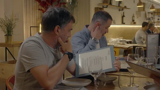 "Rubén, C. Tangana, te tengo ganas, perrete": un hostelero de Donosti se enfrenta a uno de Madrid con "cinco negocios" "Rubén, C. Tangana, te tengo ganas, perrete": un hostelero de Donosti se enfrenta a uno de Madrid con "cinco negocios"