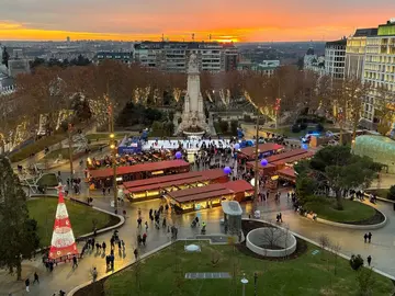 Mercadillo de Navidad "La Navideña" de Plaza de España Mercadillo de Navidad "La Navideña" de Plaza de España