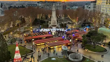 Mercadillo de Navidad "La Navideña" de Plaza de España Mercadillo de Navidad "La Navideña" de Plaza de España