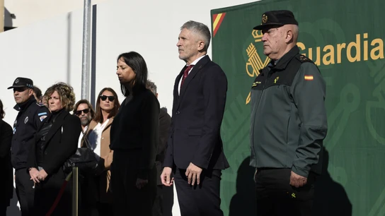 El ministro del Interior, Fernando Grande-Marlaska, y la directora general de la Guardia Civil, durante la inauguración del nuevo cuartel de la Guardia Civil en Caudete El ministro del Interior, Fernando Grande-Marlaska, y la directora general de la Guardia Civil, durante la inauguración del nuevo cuartel de la Guardia Civil en Caudete