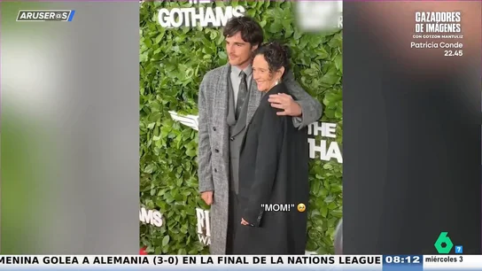 El vídeo viral de Jacob Elordi en el que pide a laos fotógrafos una foto con su madre en los Premios Gotham El vídeo viral de Jacob Elordi en el que pide a laos fotógrafos una foto con su madre en los Premios Gotham