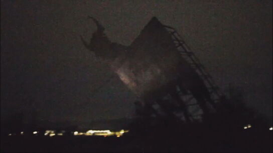 Momento de la ca&iacute;da del toro de Osborne de Rivabellosa​ 