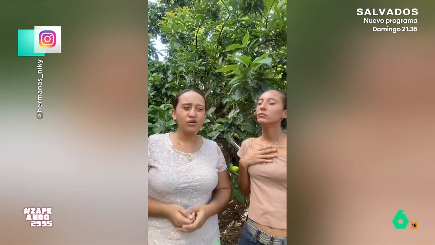 Las hermanas Niky sorprenden con su aguda interpretación del villancico 'Campanas mil' Estas dos hermanas han subido a sus redes sociales un vídeo en el que se animan a cantar un villancico para poner música a las fiestas. No te pierdas su interpretación en el vídeo principal.