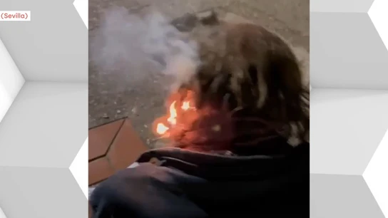 Queman el pelo a un hombre sin hogar en Sevilla Queman el pelo a un hombre sin hogar en Sevilla