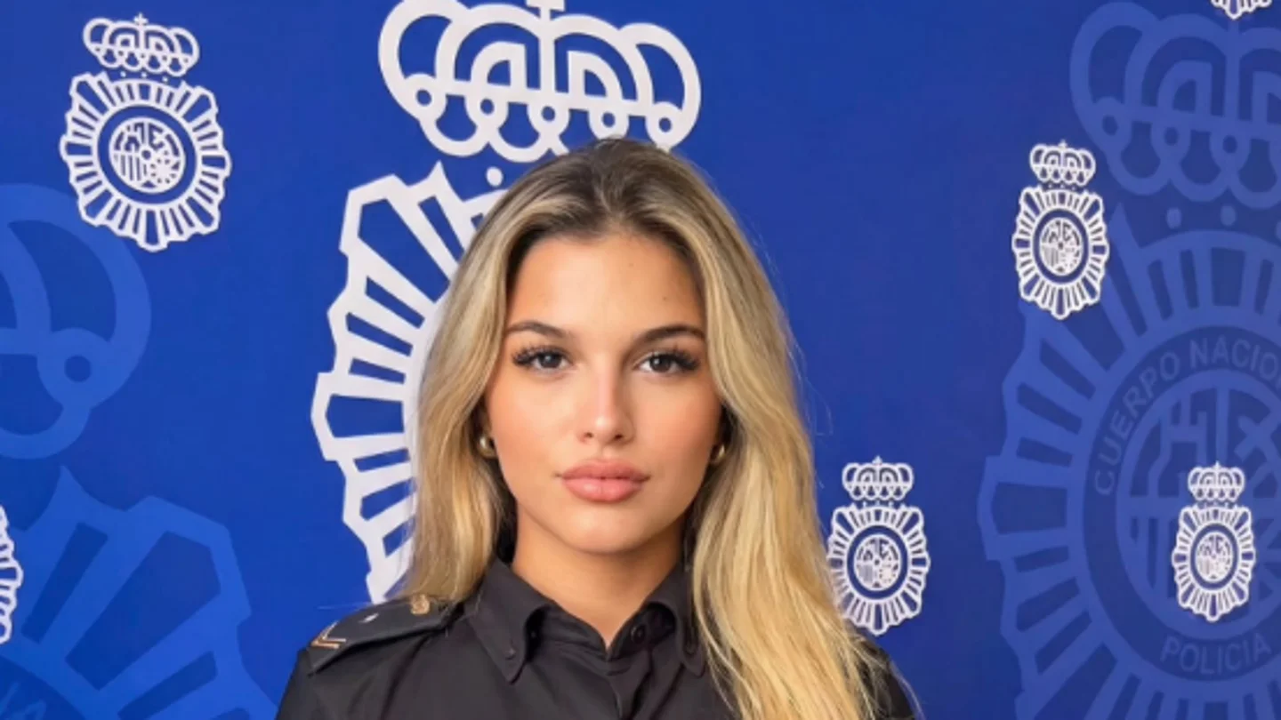 La Policía denuncia la aparición de una falsa agente creada con Inteligencia Artificial La Policía denuncia la aparición de una falsa agente creada con Inteligencia Artificial
