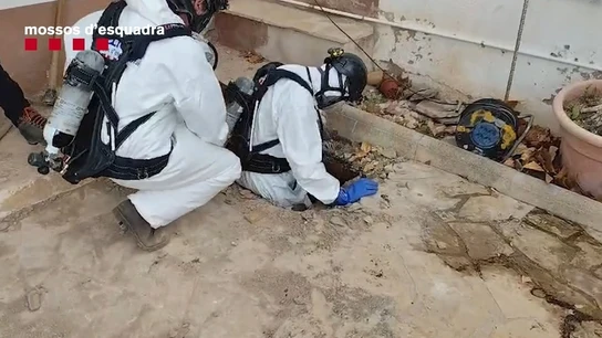 Encuentran un cuerpo en una fosa séptica en el Baix Penedès (Tarragona). Encuentran un cuerpo en una fosa séptica en el Baix Penedès (Tarragona).