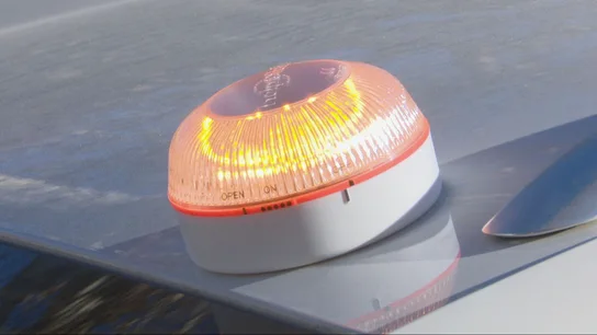 Baliza V-16 que será obligatoria a partir del 1 de enero de 2026 Baliza V-16 que será obligatoria a partir del 1 de enero de 2026