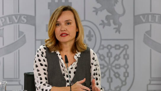 La ministra de Educaci&oacute;n y portavoz del Gobierno, Pilar Alegr&iacute;a, durante su intervenci&oacute;n en la rueda de prensa posterior a la reuni&oacute;n del Consejo de Ministros.