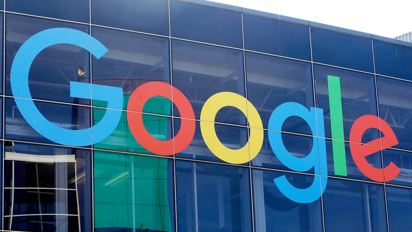 El logo de Google, en la fachada de su sede en Mountain View, California (Estados Unidos) El logo de Google, en la fachada de su sede en Mountain View, California (Estados Unidos)